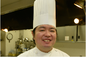 カフェ・フード講師兼直営店舗シェフキュイジーヌ 川崎光
