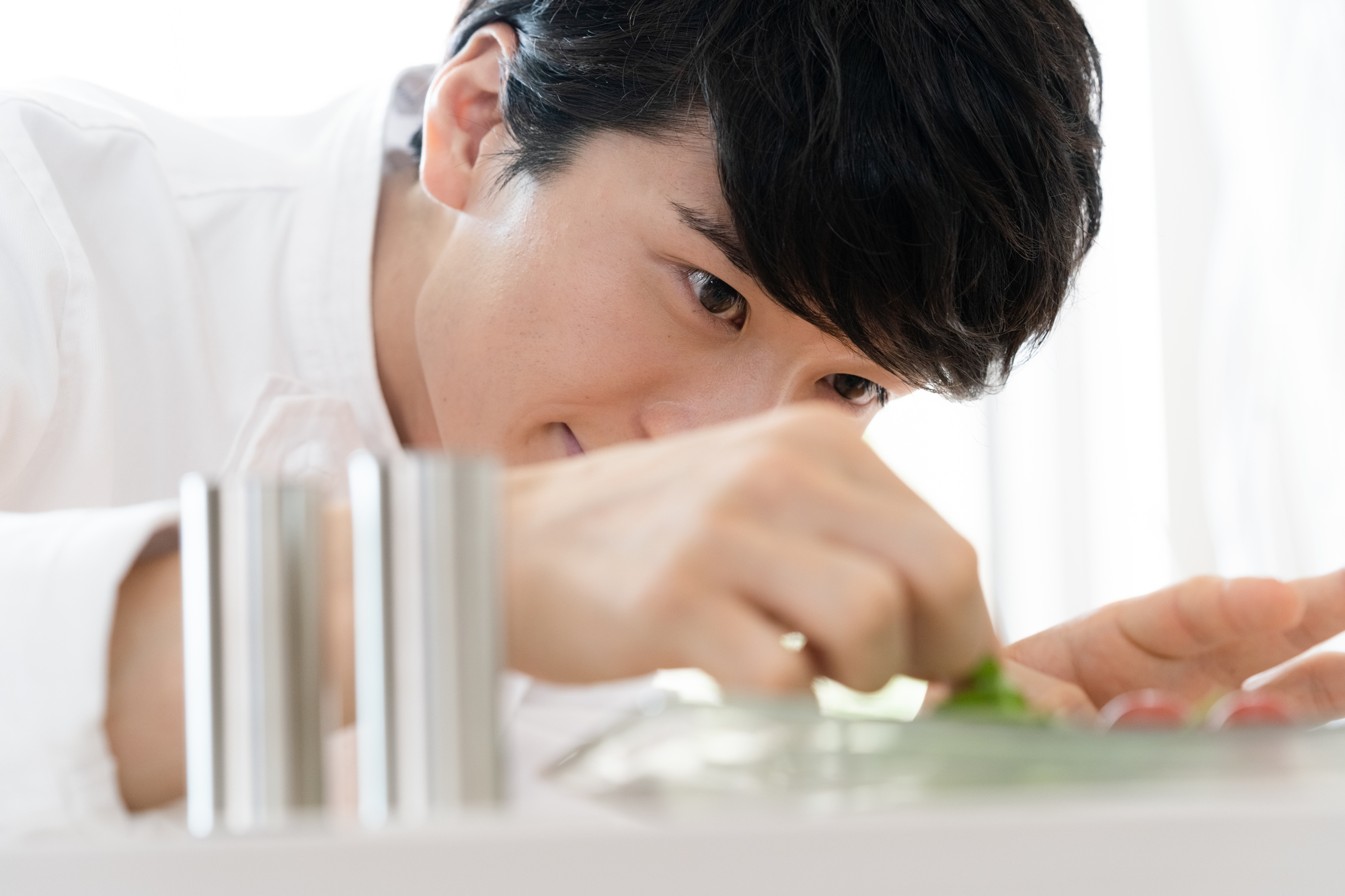 カフェ・喫茶店の開業に調理師免許は必要?役立つ資格・スキル・届出を解説